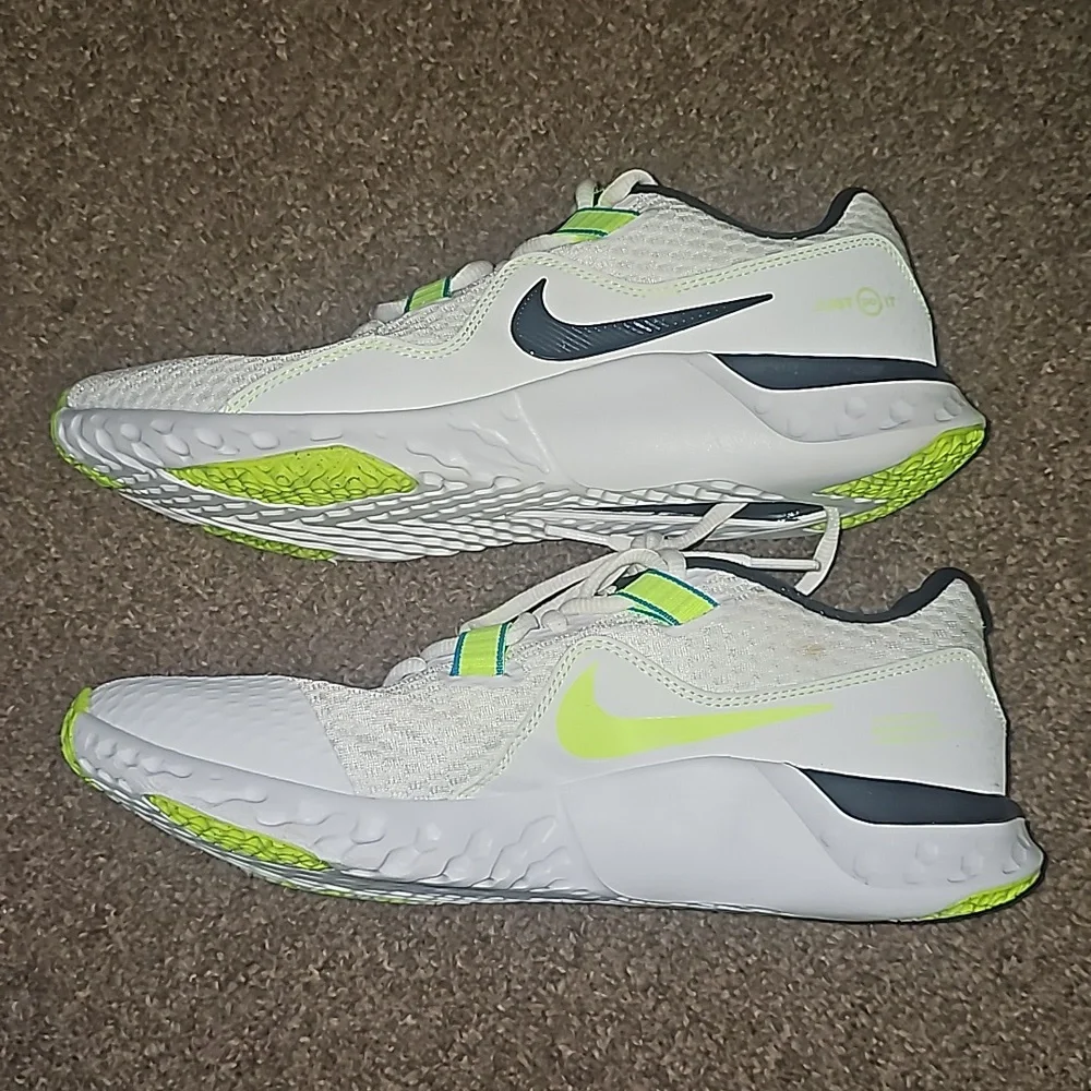 Nike Renew Retaliation TR 2 'White Volt - Picture 2 of 10